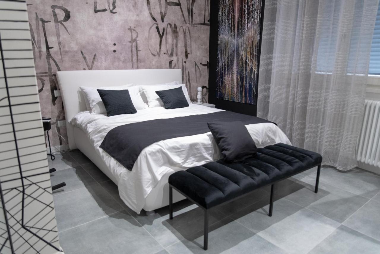 Casa Del Profumo Hotel เปียเชนซา ภายนอก รูปภาพ