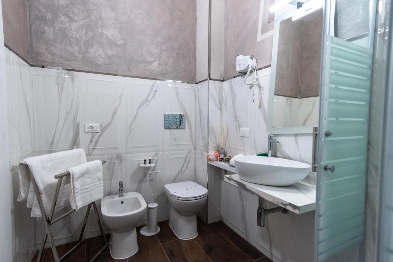 Casa Del Profumo Hotel เปียเชนซา ภายนอก รูปภาพ